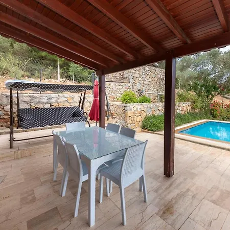 Villa Splendid Villa With Private Pool Surrounded By Nature Near Milas-Bodrum Airport *