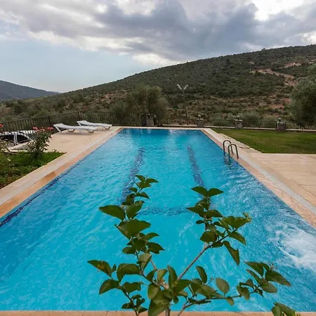 Villa Splendid Villa With Private Pool Surrounded By Nature Near Milas-Bodrum Airport *